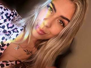 FELINAA amateur webcam photo