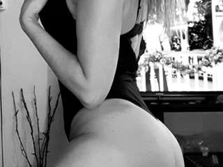 ZELIE3131 amateur webcam photo