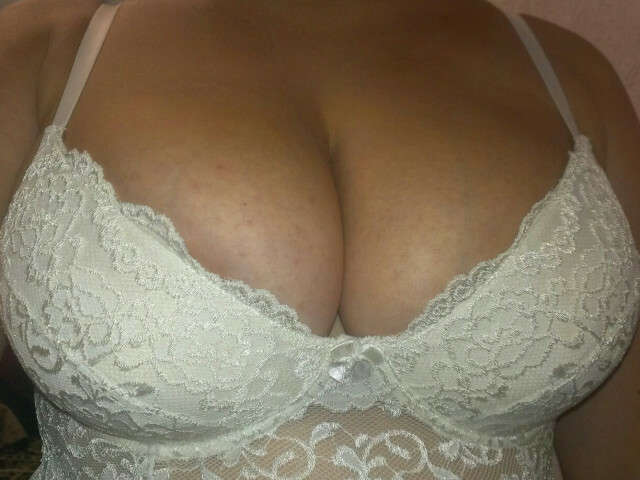 MELONY free hard sexy photo
