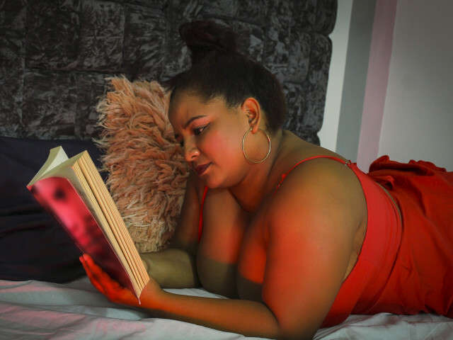 DAJANAAROAX free hard sexy photo