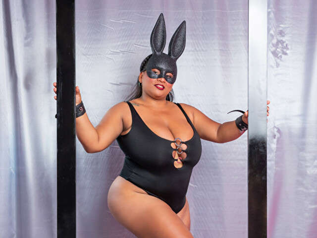 DAJANAAROAX free sexy photo