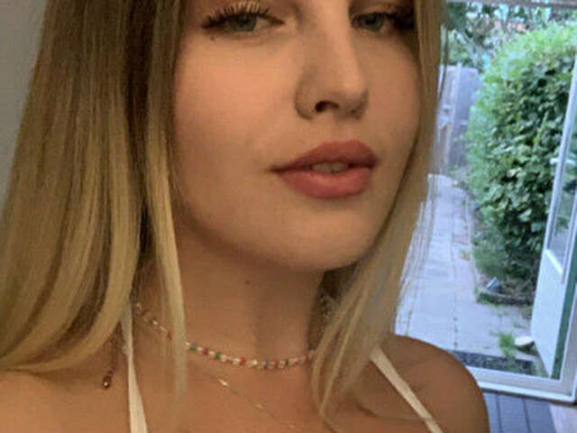 ELIZZABETTH free sexy photo