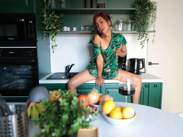 ELYAQUIN free hard sexy photo