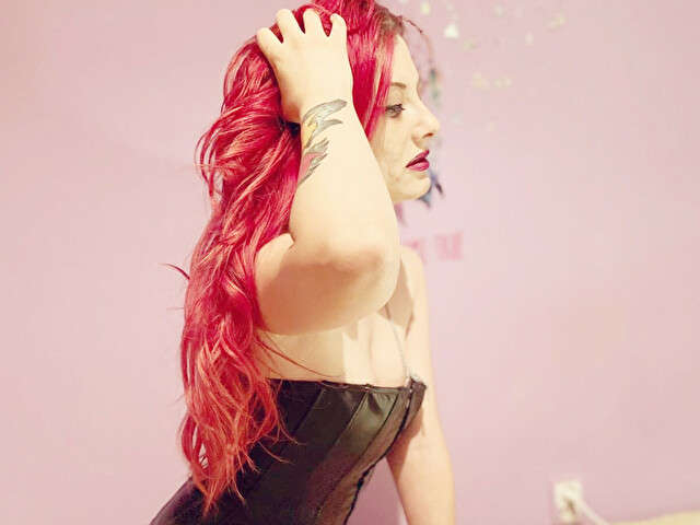 EMMILY free hard sexy photo