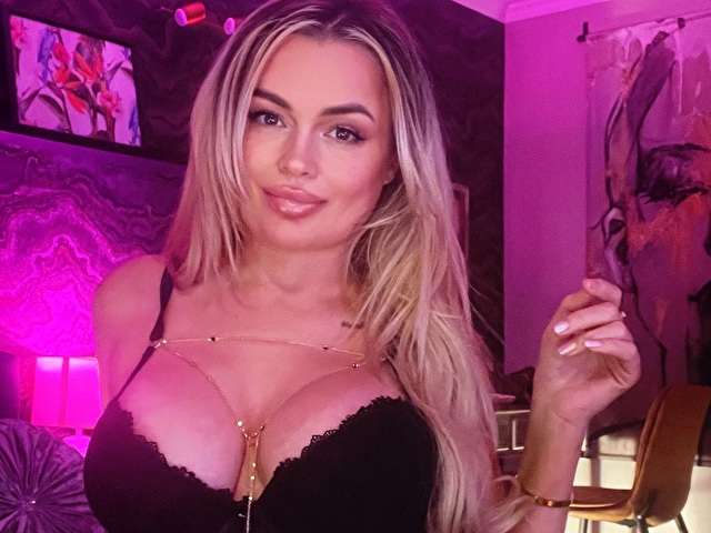 MILENAXXX free sexy photo