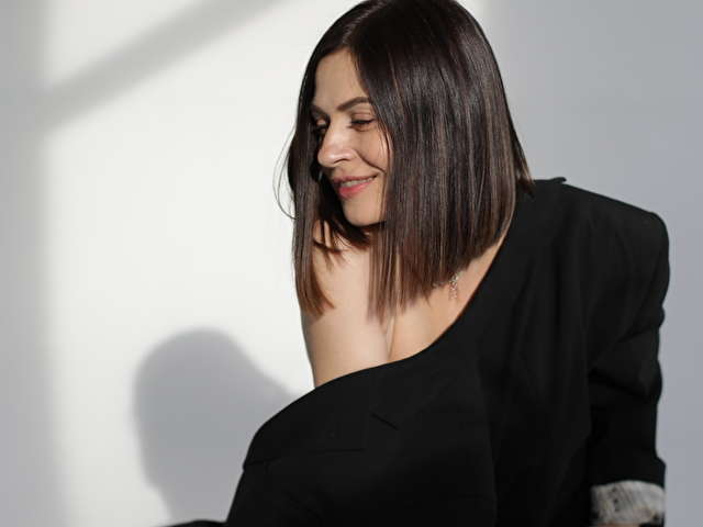 LOVELYSMILE free sexy photo