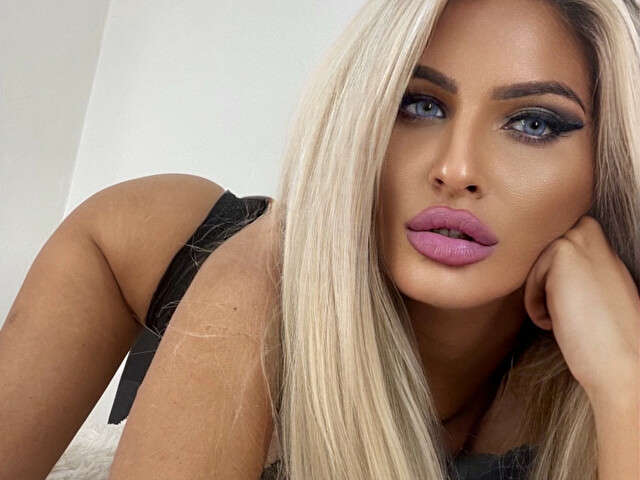 PETITEELISE free sexy photo