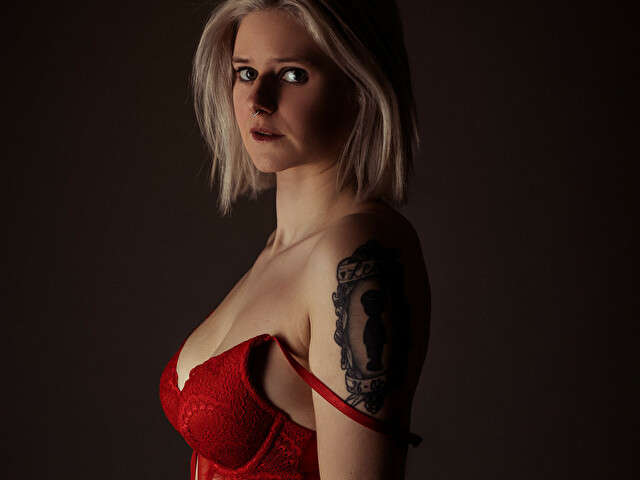 LILLYSROOM free hard sexy photo