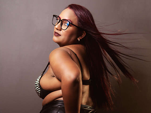 SLAVEMESSY free sexy photo