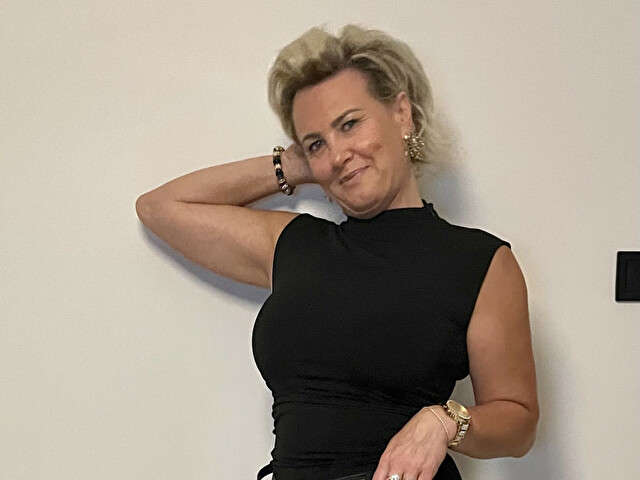 ADELEMILF free sexy photo