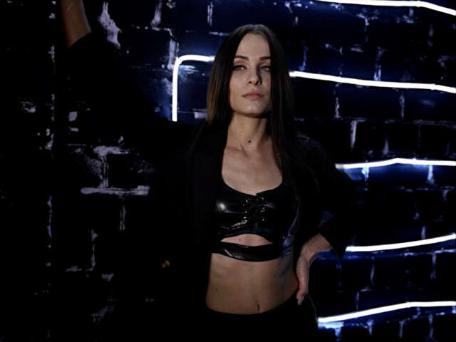 LARAXCROFT free sexy photo