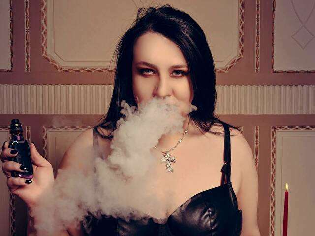 QUEENOFHAZE1 free sexy photo