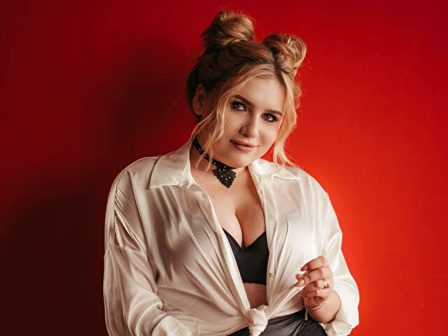 MAYBEYESS free sexy photo