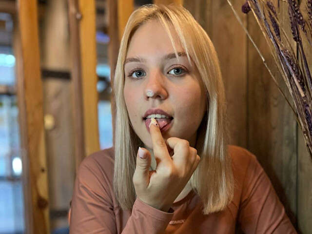 BETTYMOON free sexy photo