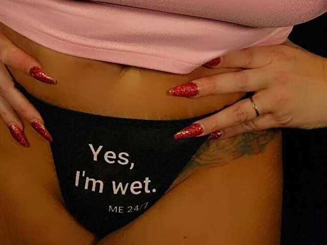 LARIZZA free sexy photo