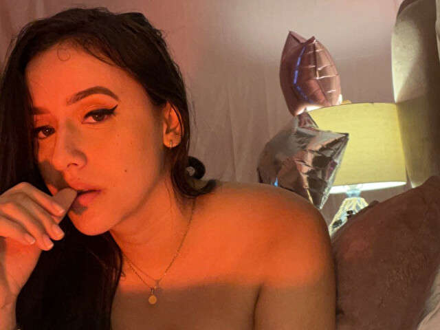 MISSYHIGHINS free sexy photo