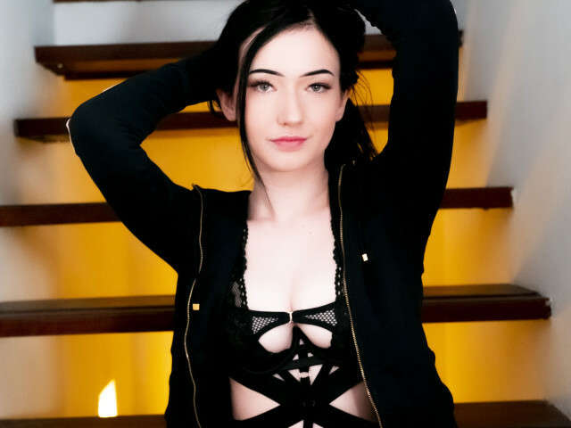 BRITNEYDUTCH free sexy photo