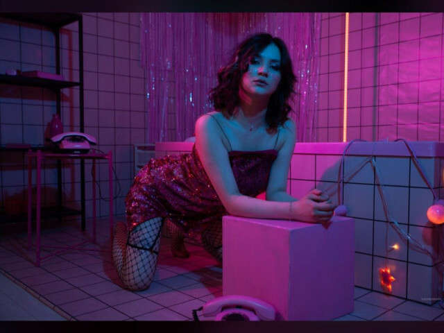 ENISTERYAUNG free sexy photo