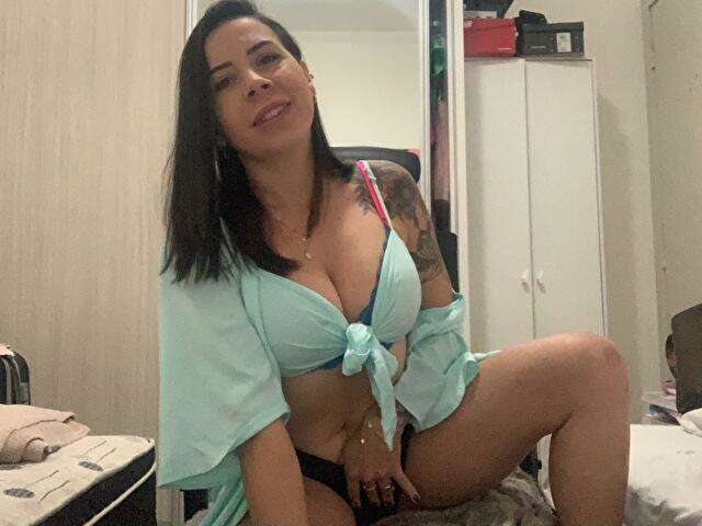 HALINAMILF free sexy photo