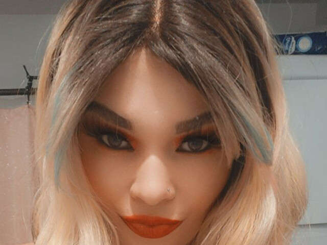 BUNNIIQUINN free sexy photo