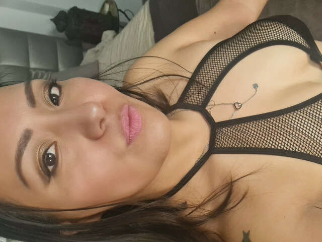 TRAVIESAPAU free sexy photo
