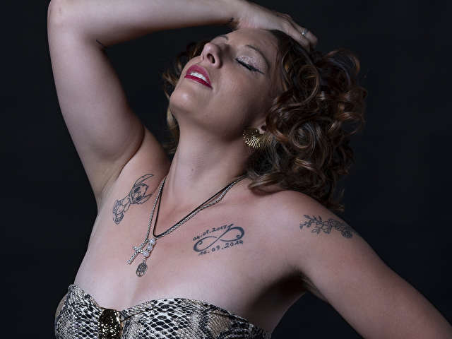 CERISE132 free sexy photo