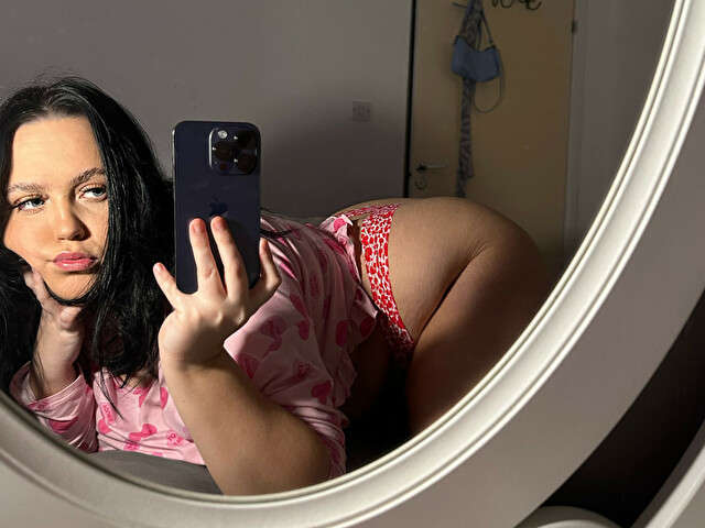 MISSLOUXX free sexy photo