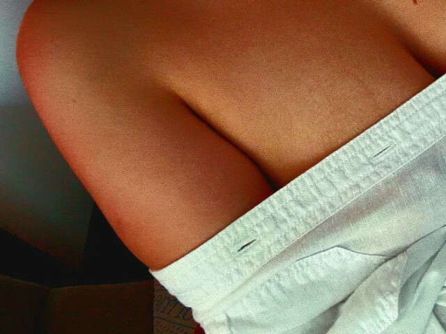 SARAH1998 free sexy photo