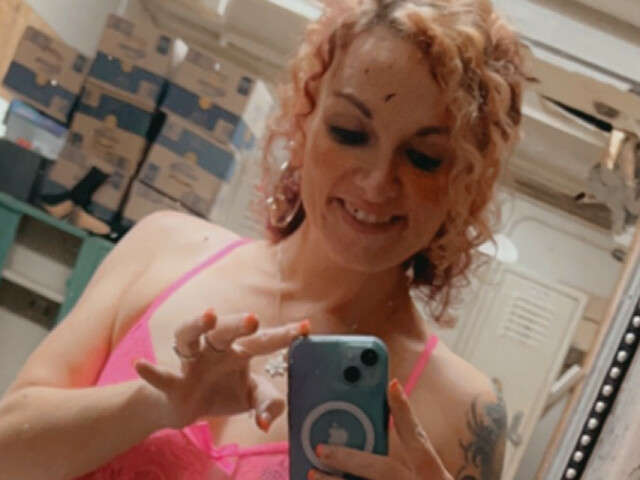 BLUEEYEZ free sexy photo