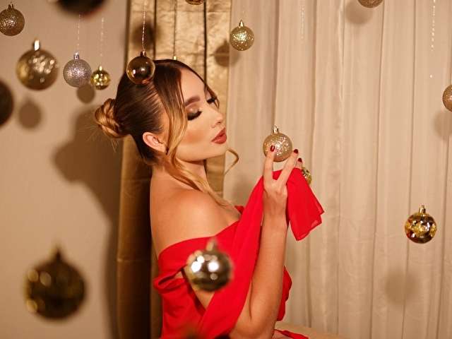 NIKYROMANELI free sexy photo