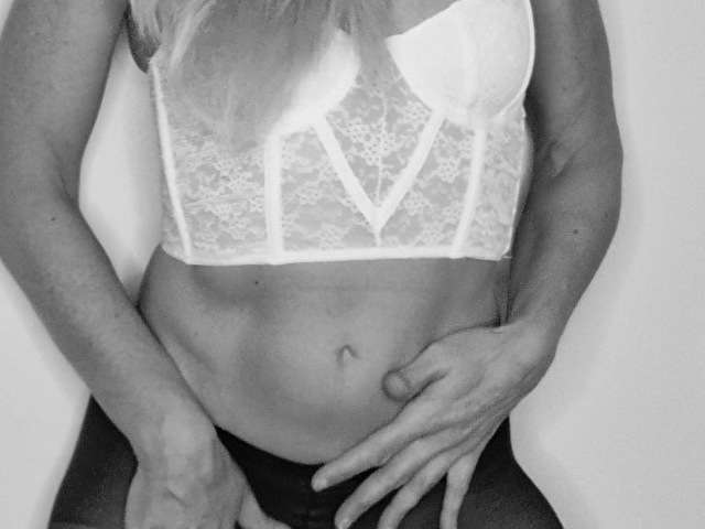 EVA83 free sexy photo