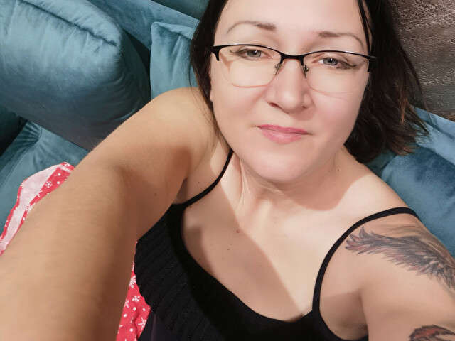 YOLLY84 free sexy photo