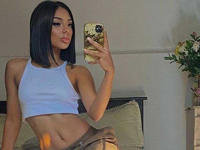 EMA free sexy photo