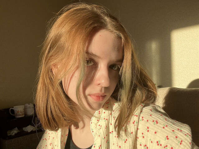 EMI1YANGEL free sexy photo