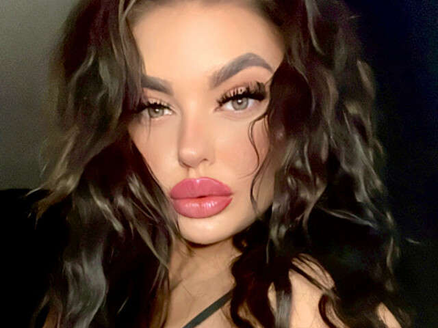 AISHAHOTTIE free sexy photo