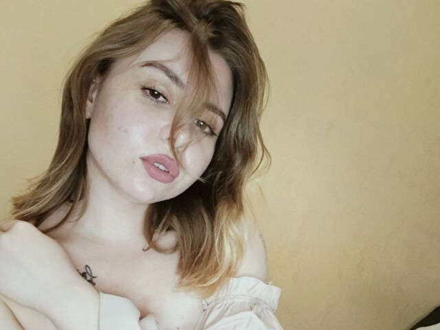 EMILYGINGER free sexy photo