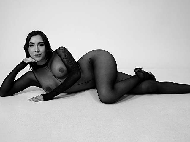 ANETTELAUREN free hard sexy photo