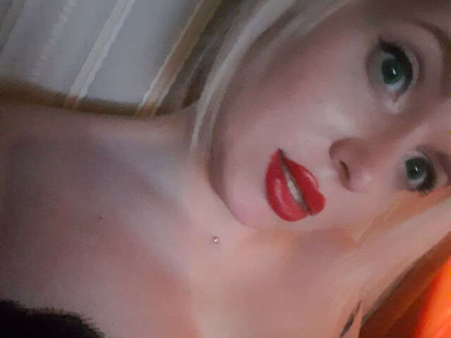VIKTORINNNI free sexy photo