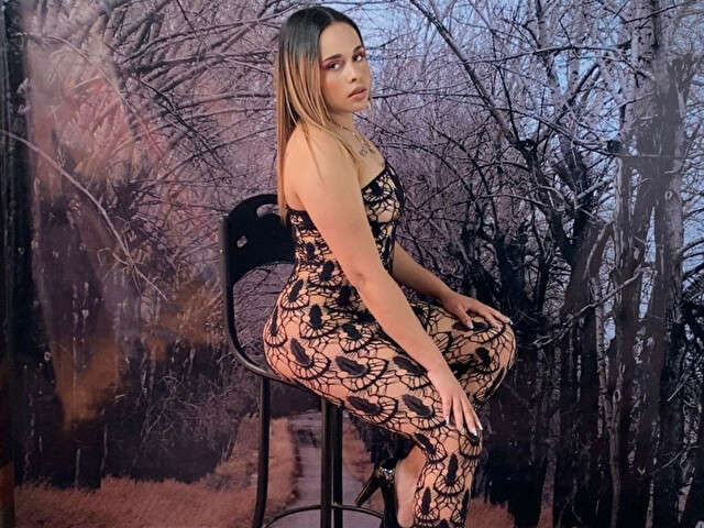 SLAVEHORNY4U free sexy photo