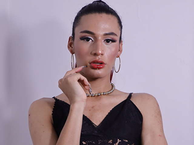 NAHOMIWHITTE1 free sexy photo