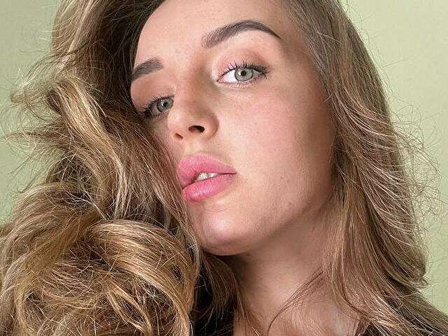 LITTLEHONEY free sexy photo