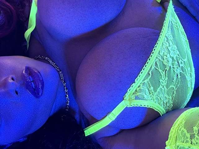MISTRSSMONET free sexy photo