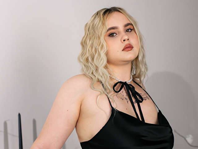 JULIA20 free sexy photo