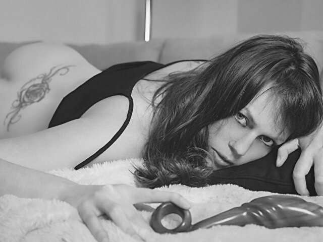 MISSLILOOO free hard sexy photo