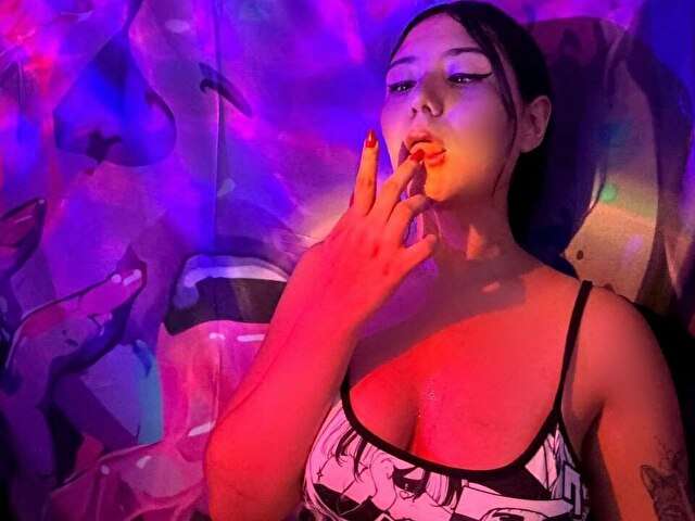 QUEENVANES free sexy photo
