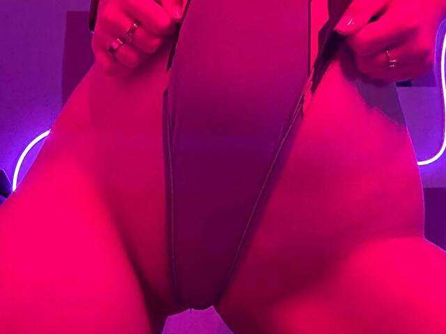KIRAKELLY free sexy photo