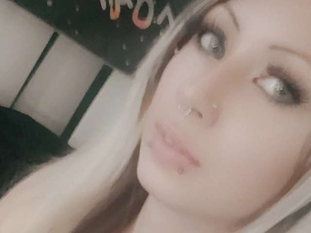 MONEYY free sexy photo