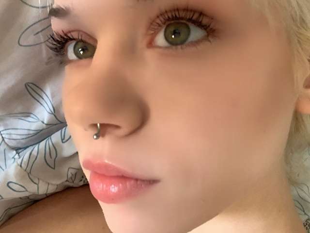 LUNABLAZE19 free sexy photo