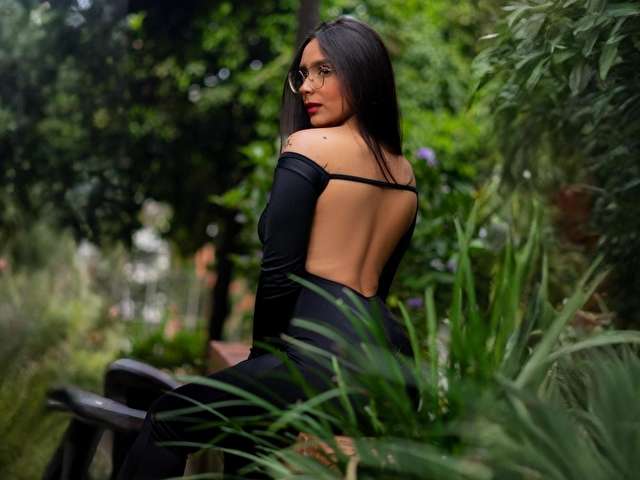 ANABUSTAMAN free sexy photo