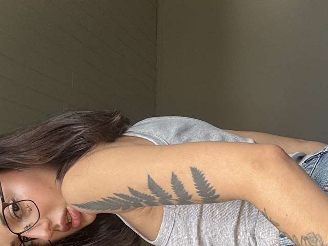 SSONYASHINE free sexy photo
